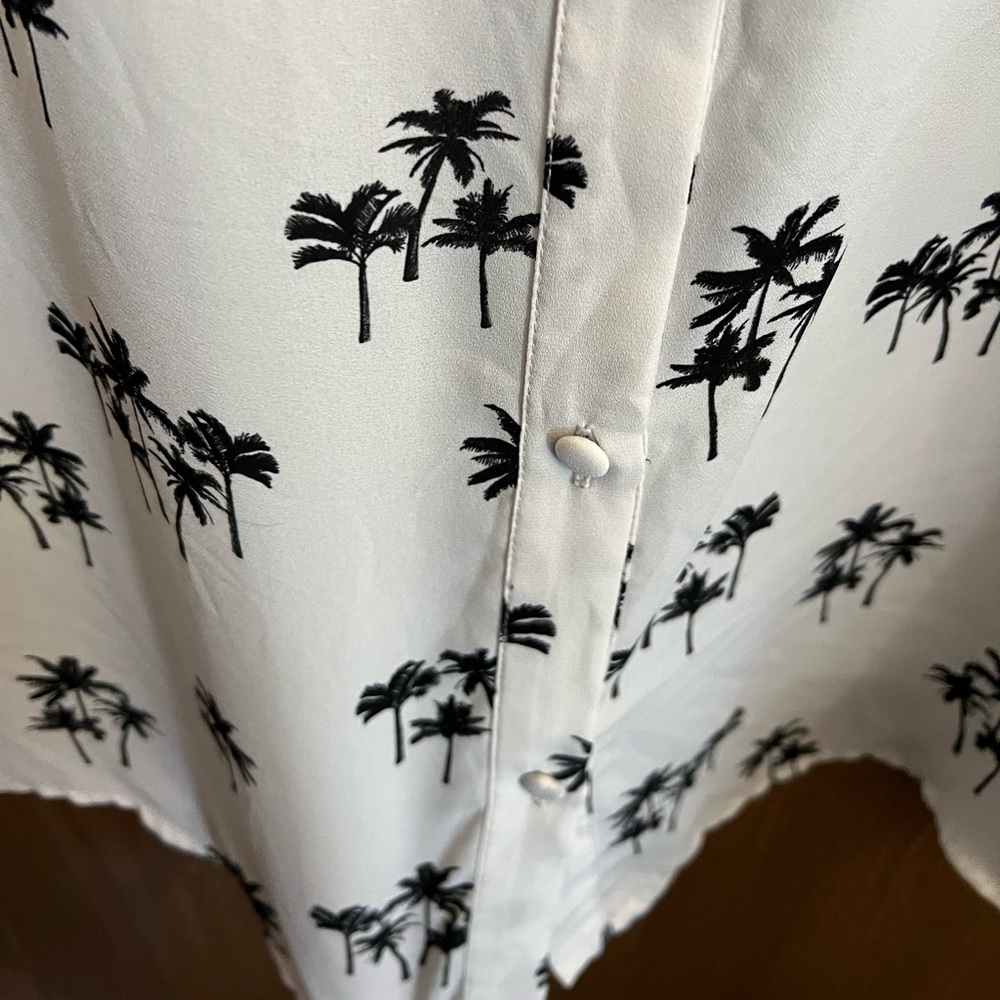 Torrid Palm Tree Button Down Back Blouse - image 5